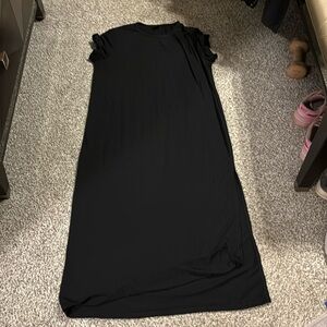 Large blk tshirt dress slit on the side